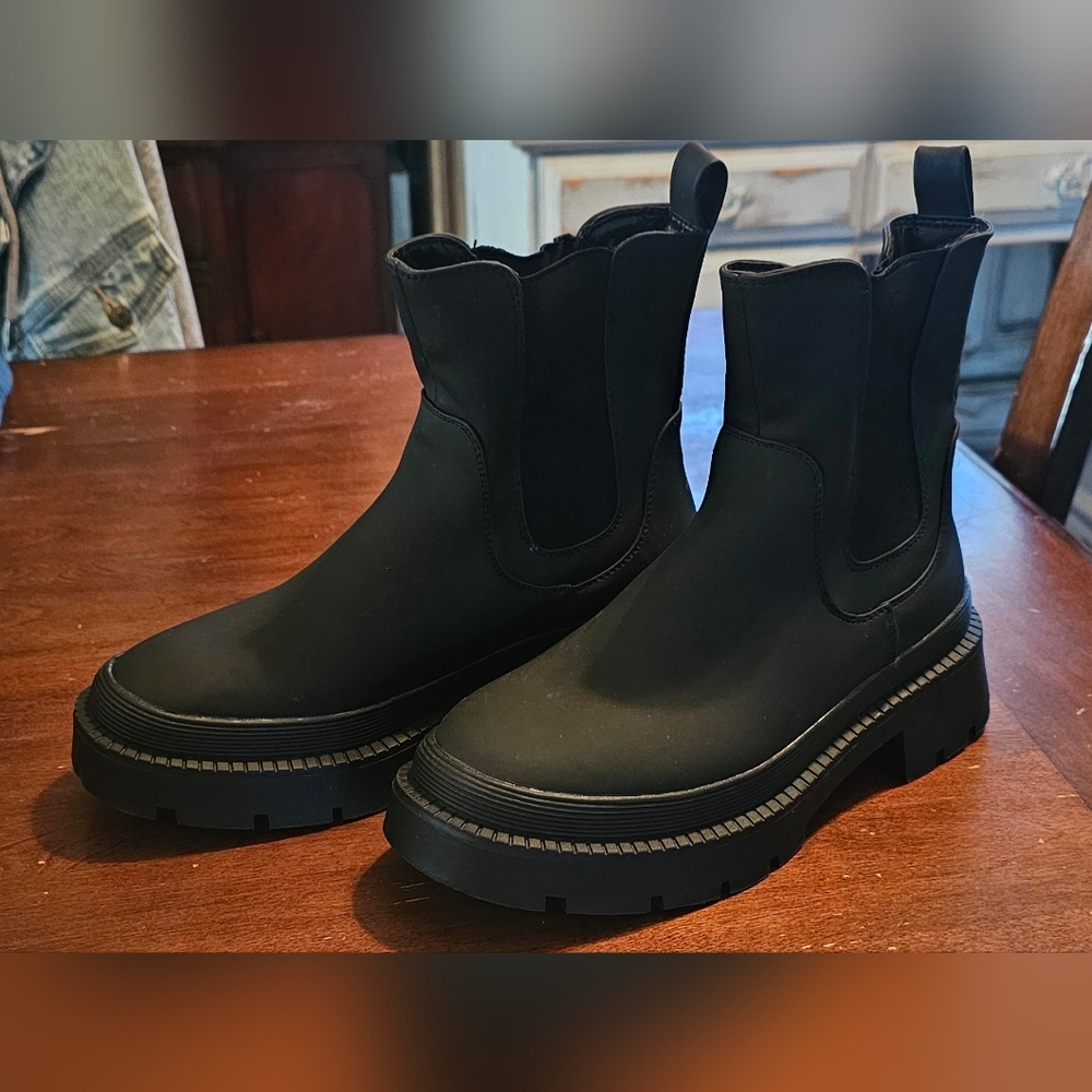 Sz 5 Dream Catcher Elegant Black Ankle Booties